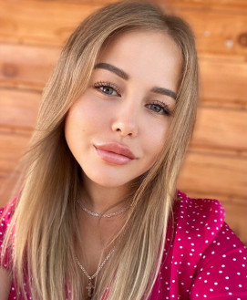 VIVIAN LUX