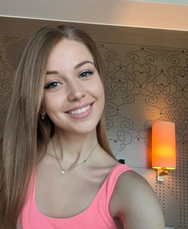BEATRICE LUX